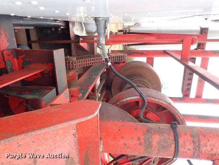 image for item JO9595 1990 International Eagle  winch truck