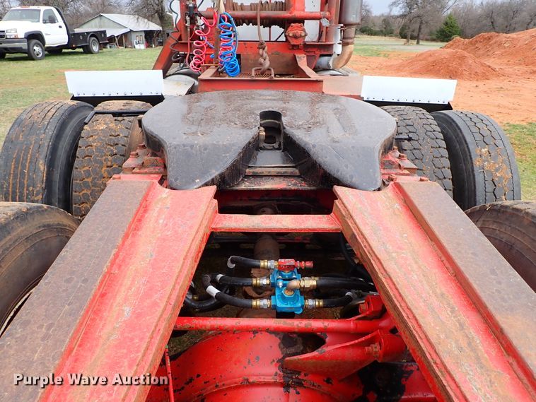 image for item JO9595 1990 International Eagle  winch truck