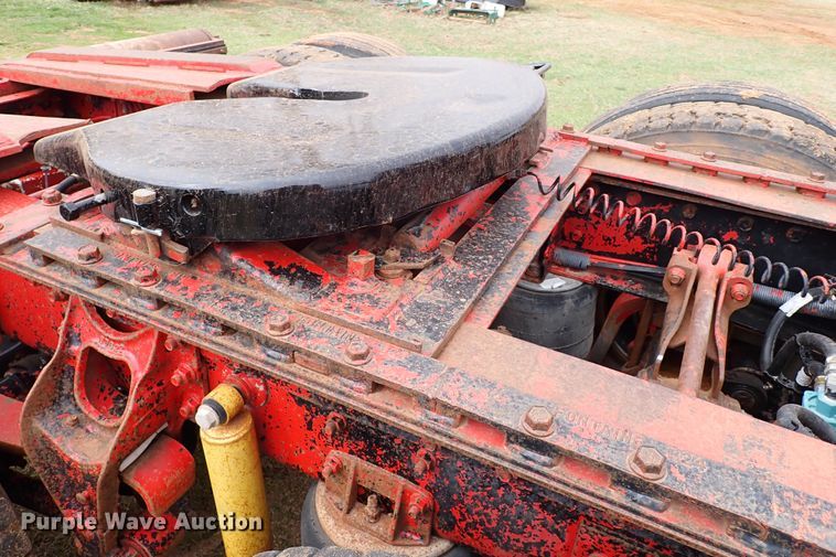 image for item JO9595 1990 International Eagle  winch truck