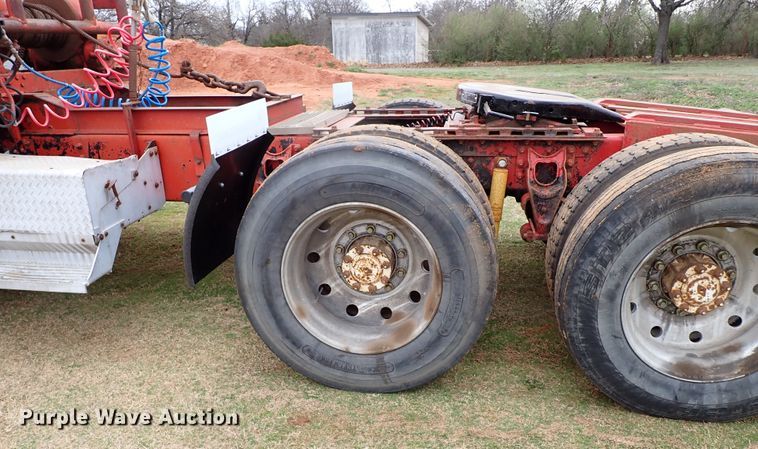 image for item JO9595 1990 International Eagle  winch truck