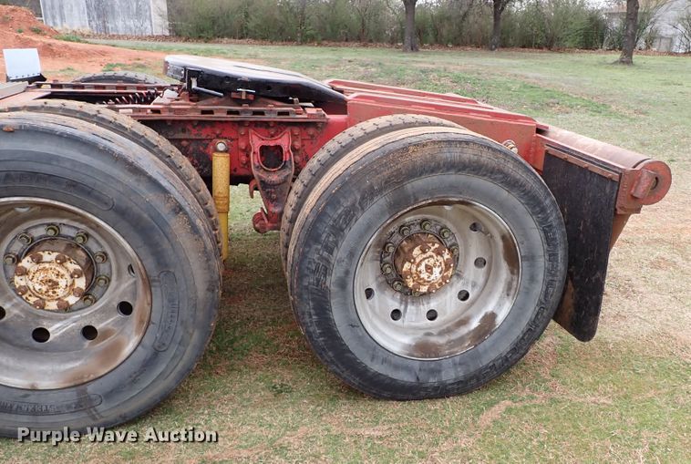 image for item JO9595 1990 International Eagle  winch truck