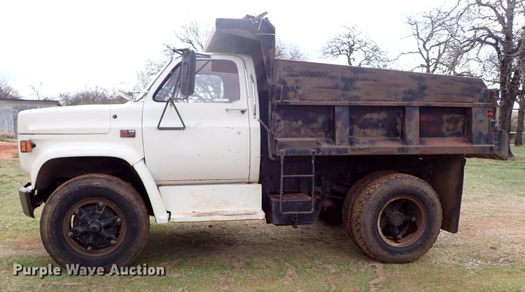 image for item JO9596 1981 GMC C70  dump truck