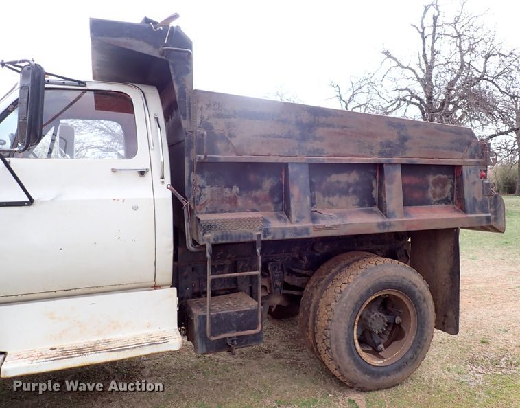 image for item JO9596 1981 GMC C70  dump truck