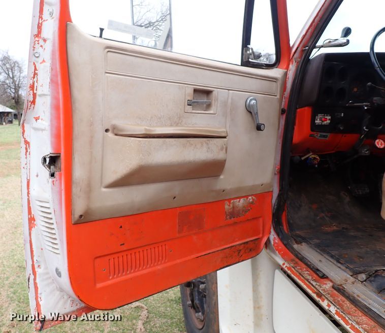 image for item JO9596 1981 GMC C70  dump truck