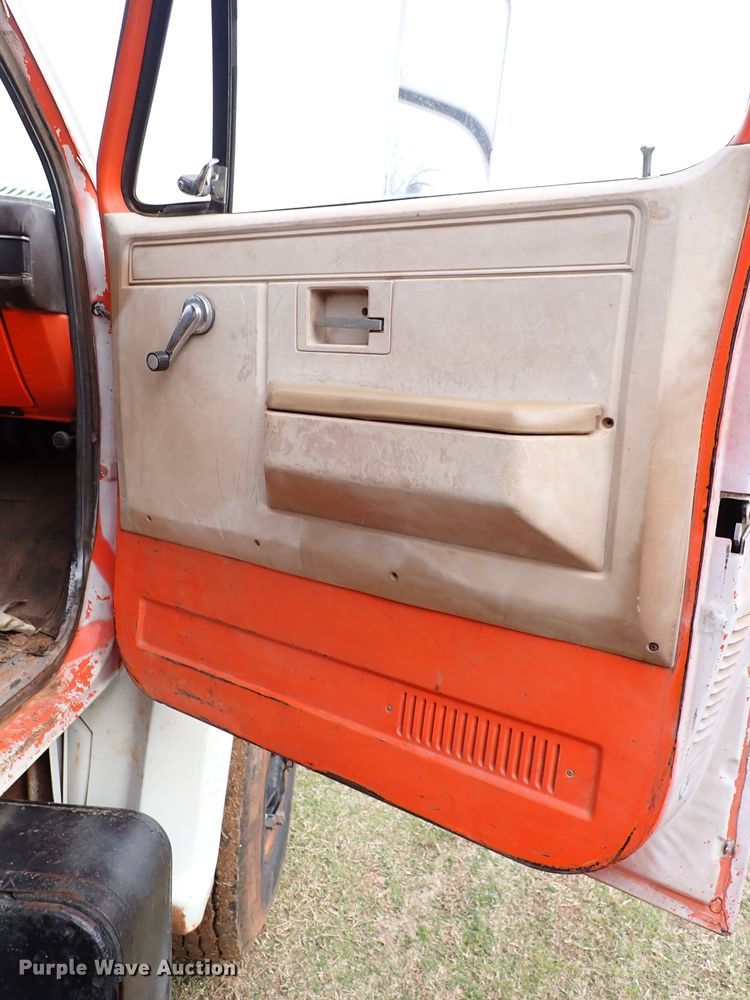 image for item JO9596 1981 GMC C70  dump truck