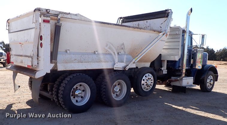 image for item JO9739 1994 Peterbilt 379  dump truck