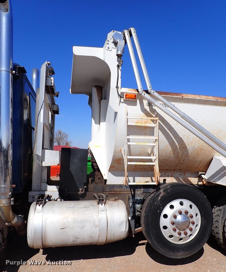 image for item JO9739 1994 Peterbilt 379  dump truck