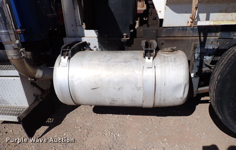 image for item JO9739 1994 Peterbilt 379  dump truck