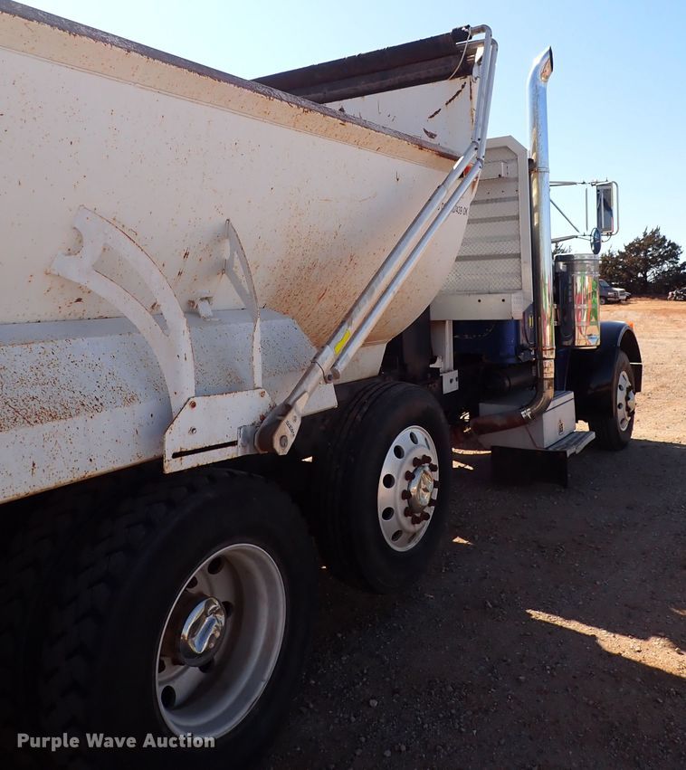 image for item JO9739 1994 Peterbilt 379  dump truck