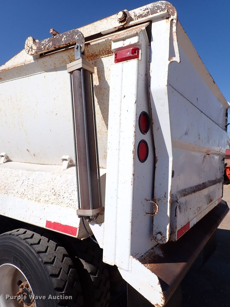 image for item JO9739 1994 Peterbilt 379  dump truck