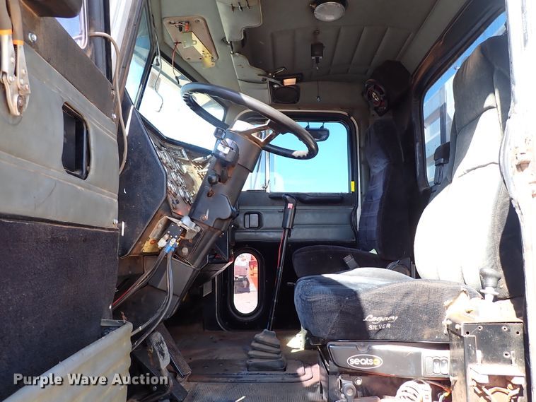 image for item JO9739 1994 Peterbilt 379  dump truck