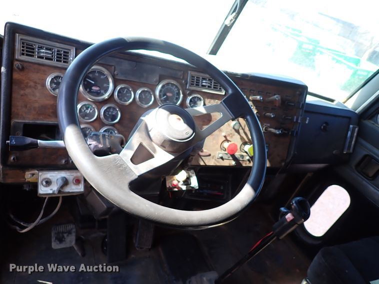 image for item JO9739 1994 Peterbilt 379  dump truck