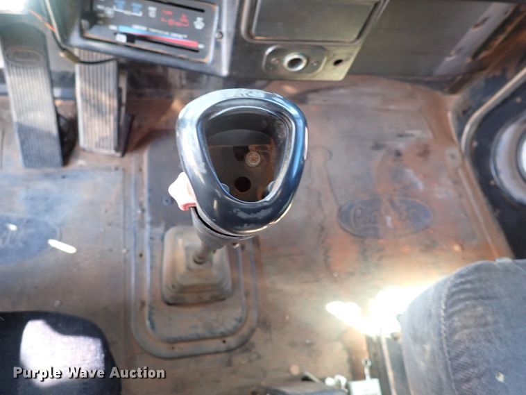 image for item JO9739 1994 Peterbilt 379  dump truck