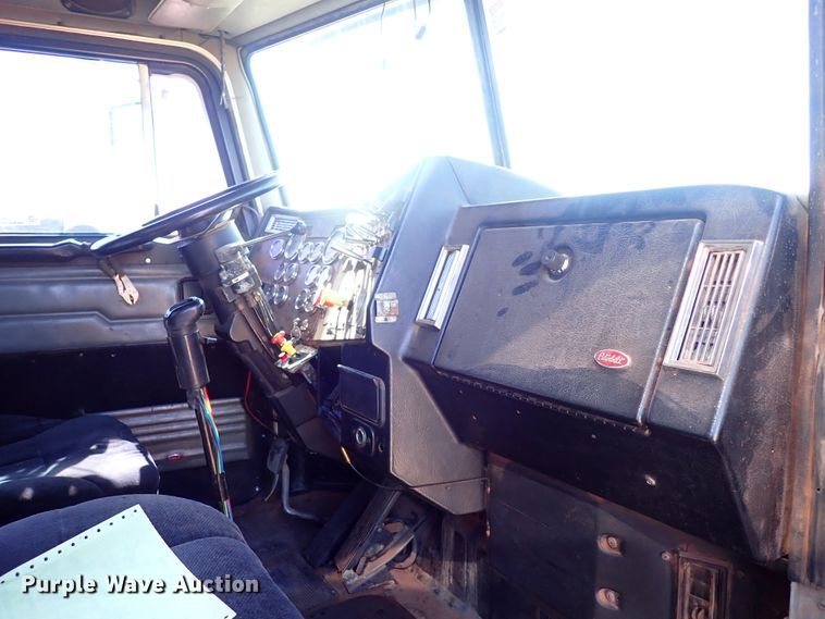 image for item JO9739 1994 Peterbilt 379  dump truck