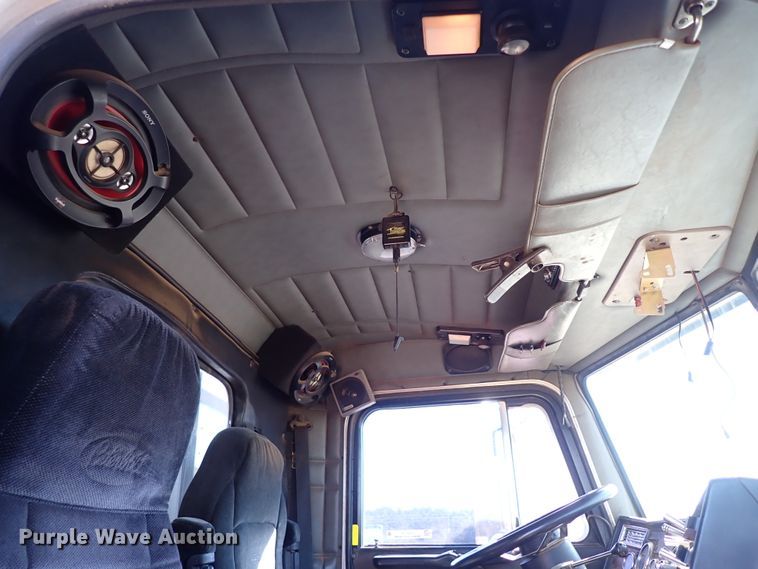 image for item JO9739 1994 Peterbilt 379  dump truck