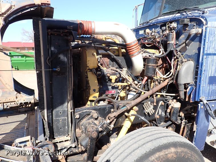 image for item JO9739 1994 Peterbilt 379  dump truck