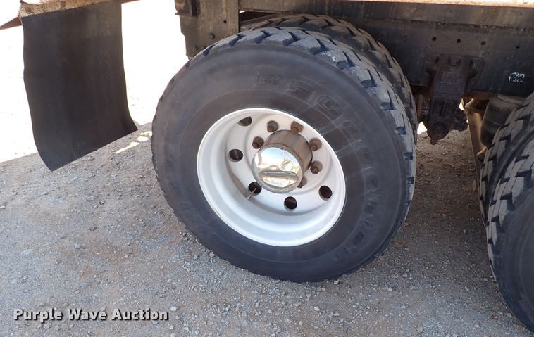 image for item JO9739 1994 Peterbilt 379  dump truck