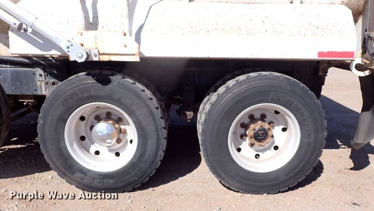 image for item JO9739 1994 Peterbilt 379  dump truck