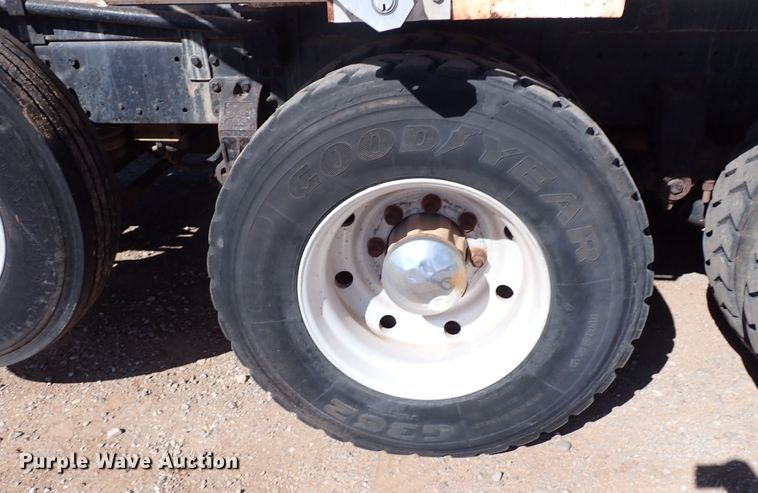 image for item JO9739 1994 Peterbilt 379  dump truck