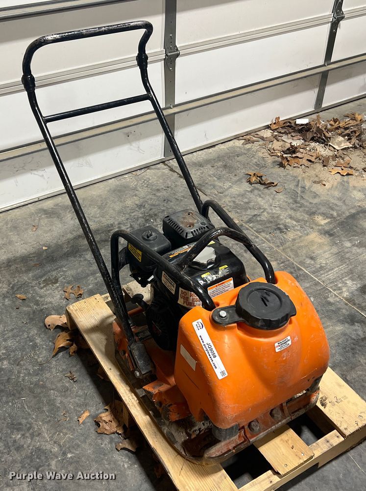 image for item JQ9050 Mikasa MVC-88VGHW  plate compactor