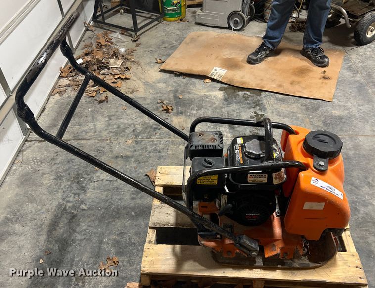 image for item JQ9050 Mikasa MVC-88VGHW  plate compactor