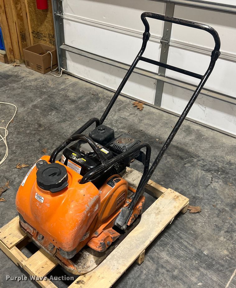 image for item JQ9050 Mikasa MVC-88VGHW  plate compactor