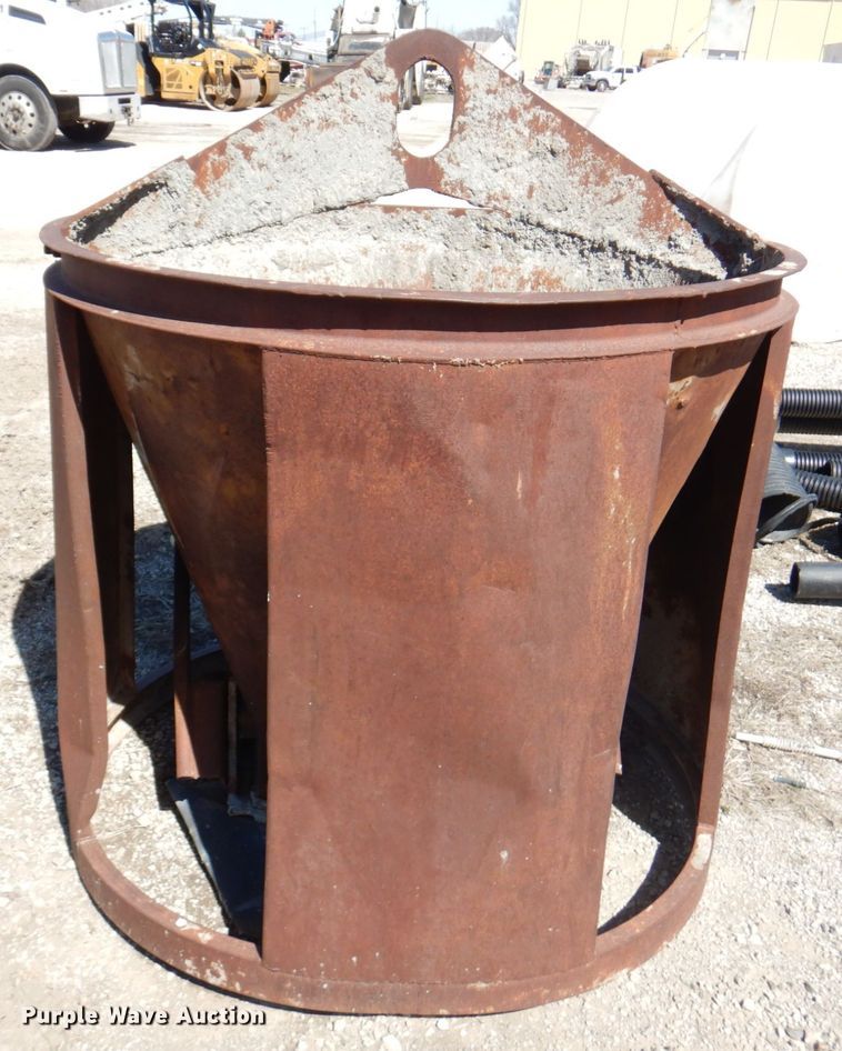 Gar Bro concrete bucket in Topeka, KS Item JS9096 sold Purple Wave