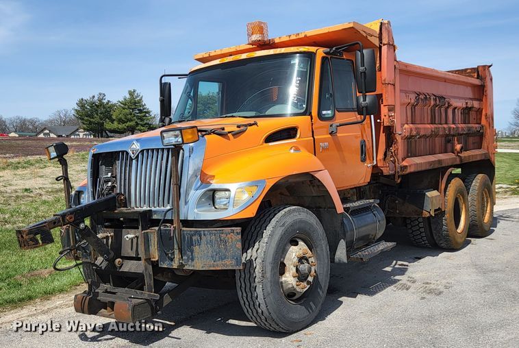 image for item KE9881 2005 International 7400  dump truck
