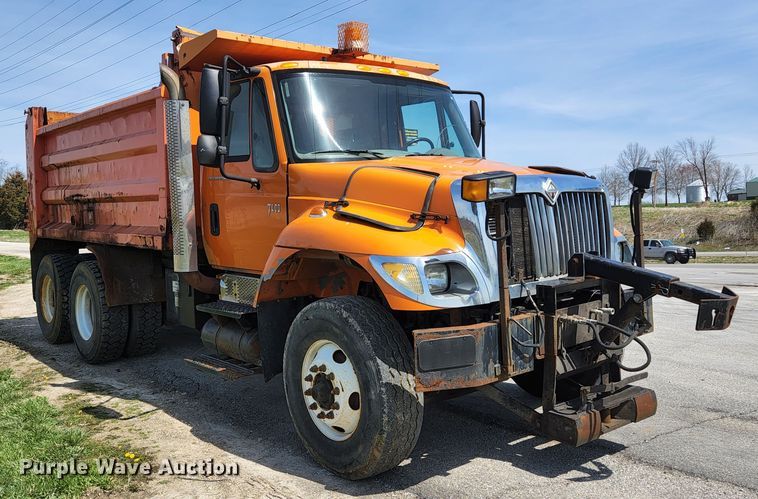 image for item KE9881 2005 International 7400  dump truck