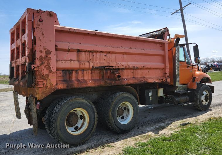 image for item KE9881 2005 International 7400  dump truck