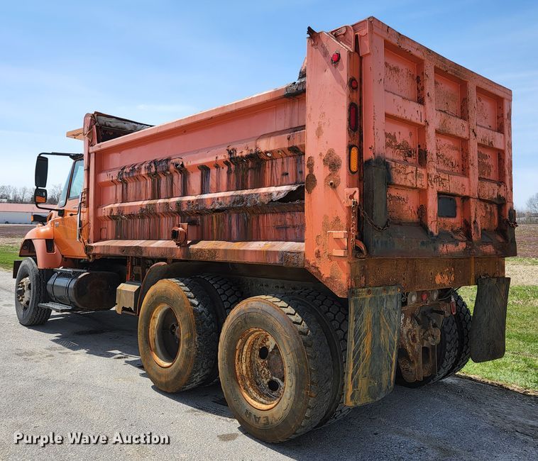 image for item KE9881 2005 International 7400  dump truck