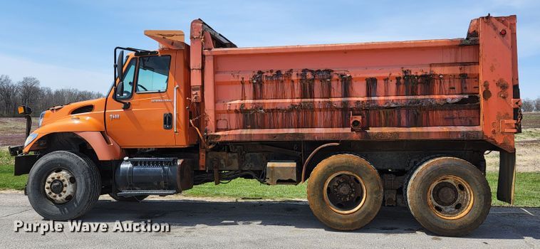 image for item KE9881 2005 International 7400  dump truck