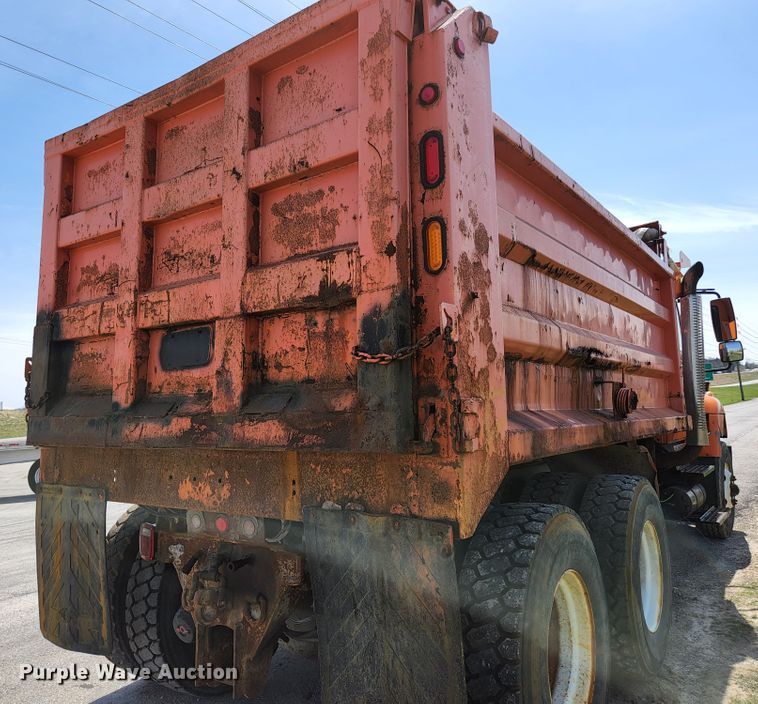 image for item KE9881 2005 International 7400  dump truck