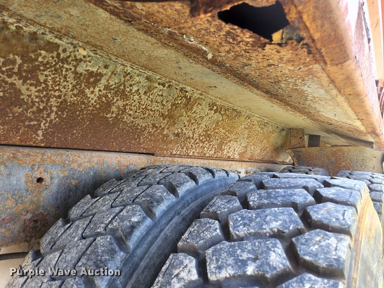 image for item KE9881 2005 International 7400  dump truck