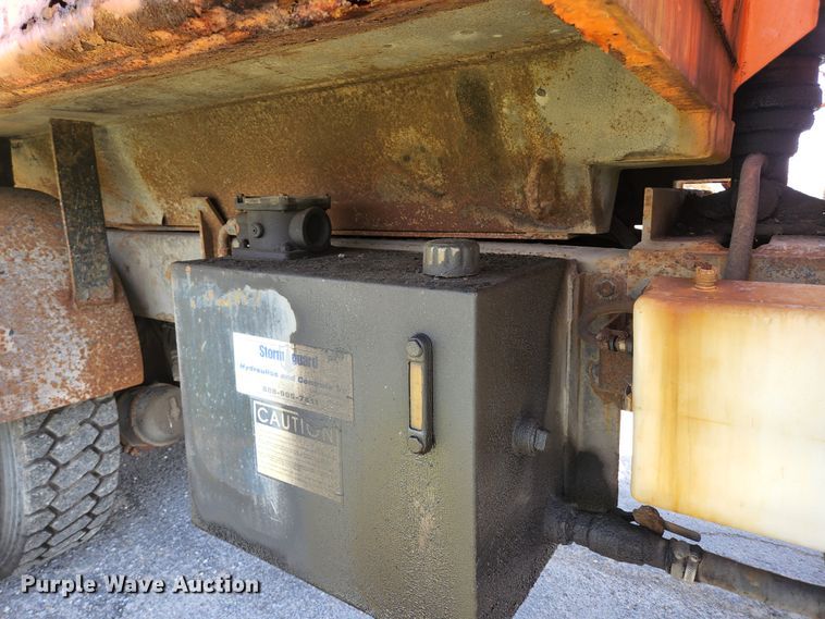 image for item KE9881 2005 International 7400  dump truck