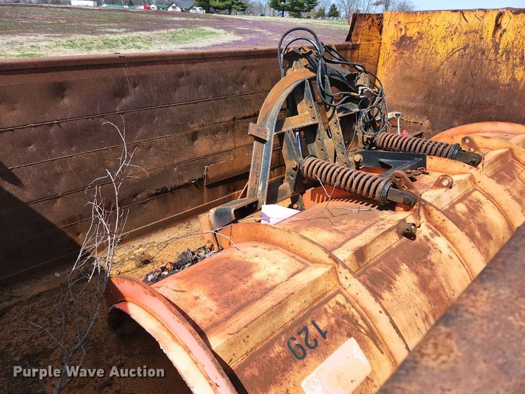 image for item KE9881 2005 International 7400  dump truck