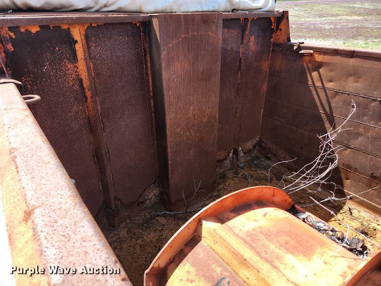 image for item KE9881 2005 International 7400  dump truck