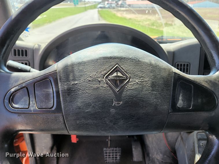 image for item KE9881 2005 International 7400  dump truck