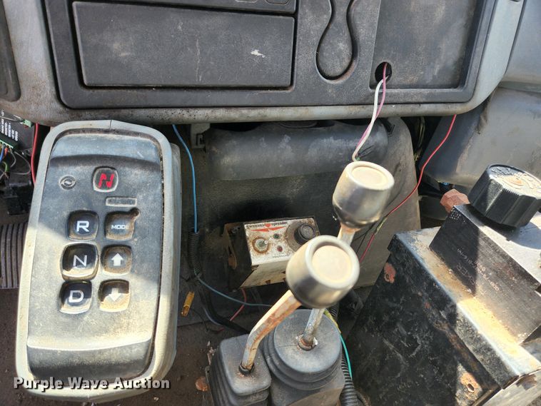 image for item KE9881 2005 International 7400  dump truck