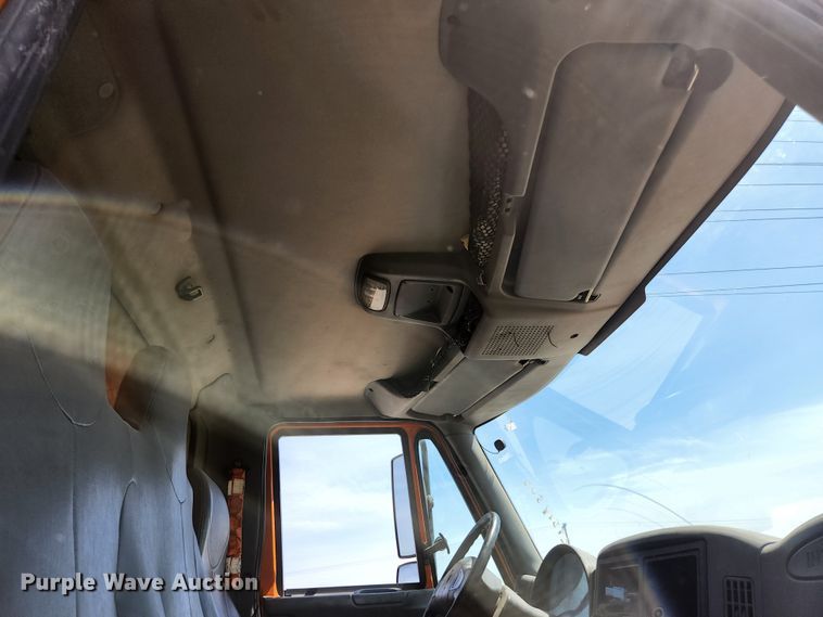 image for item KE9881 2005 International 7400  dump truck