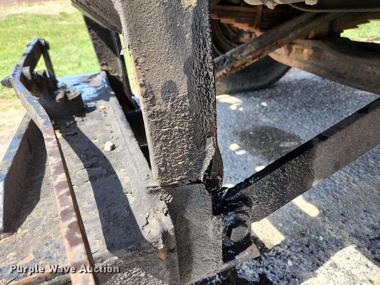 image for item KE9881 2005 International 7400  dump truck