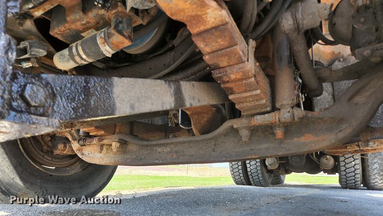 image for item KE9881 2005 International 7400  dump truck