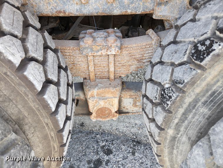 image for item KE9881 2005 International 7400  dump truck