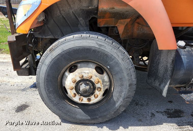 image for item KE9881 2005 International 7400  dump truck