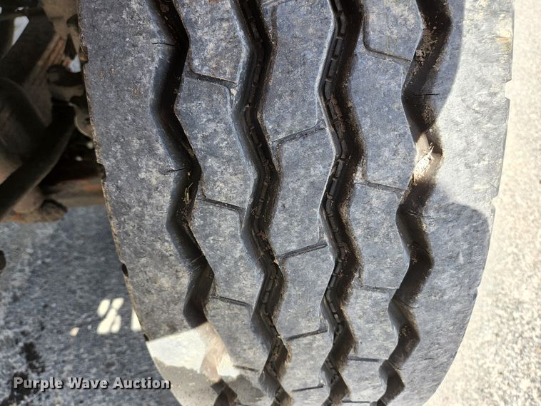 image for item KE9881 2005 International 7400  dump truck