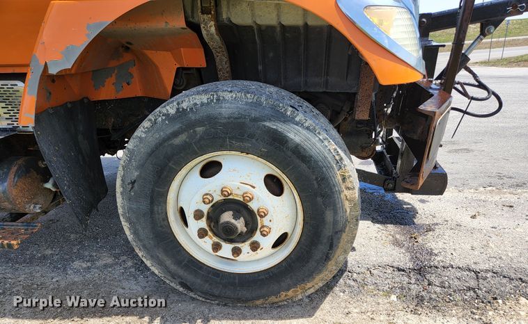 image for item KE9881 2005 International 7400  dump truck