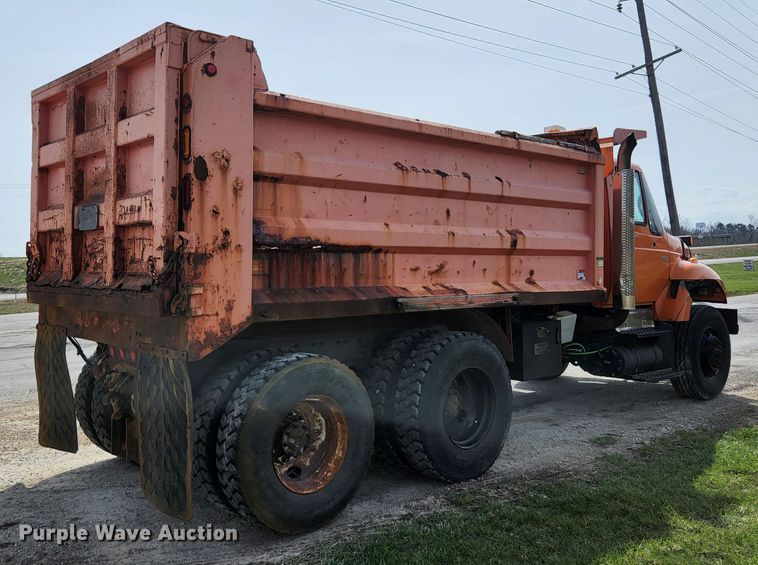 image for item KE9883 2005 International 7400  dump truck