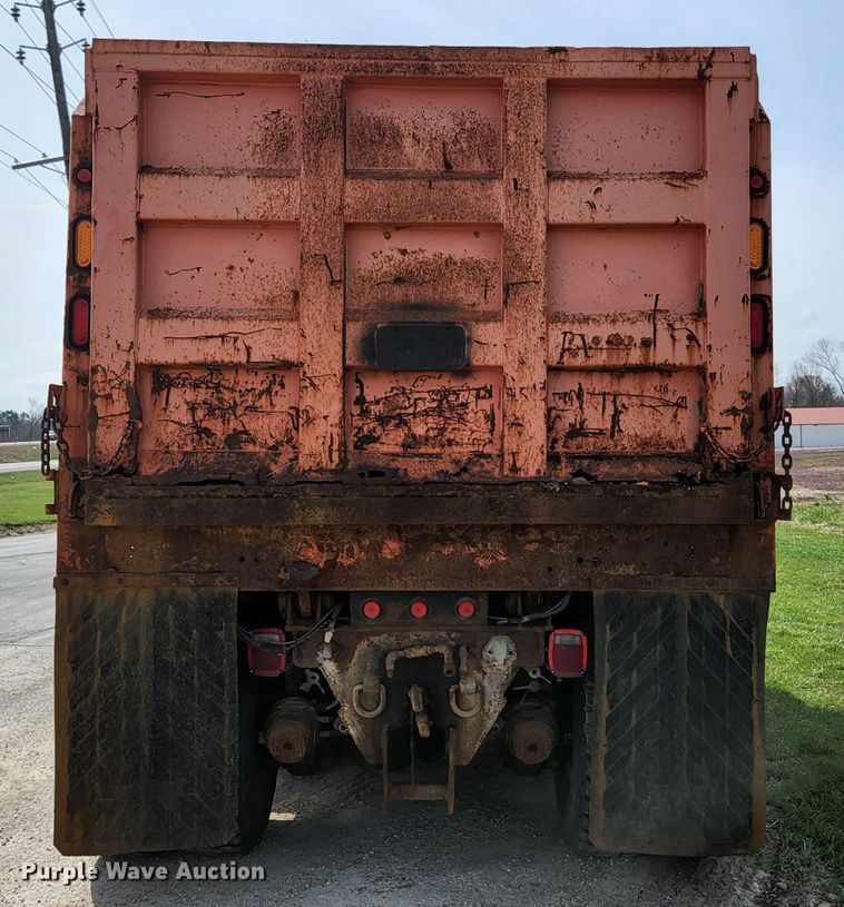 image for item KE9883 2005 International 7400  dump truck