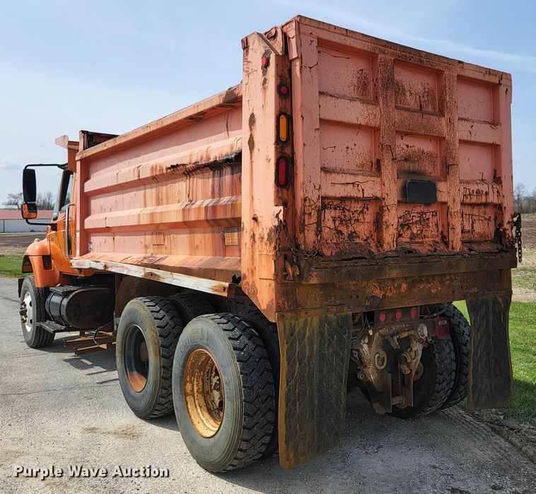image for item KE9883 2005 International 7400  dump truck