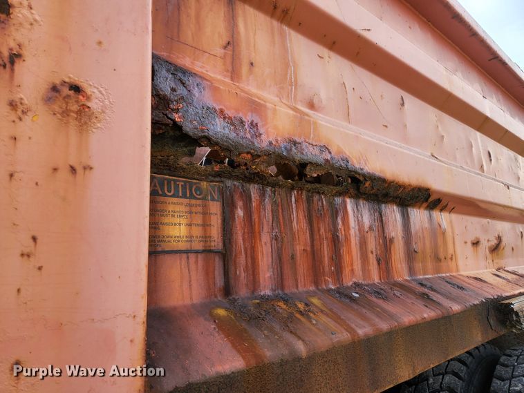 image for item KE9883 2005 International 7400  dump truck